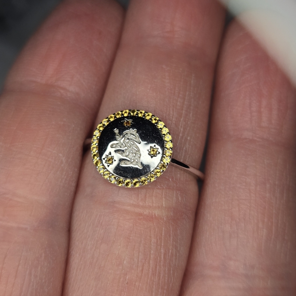 Hufflepuff Sterling Silver Mascot Ring Sz.7 - Picture 3 of 5